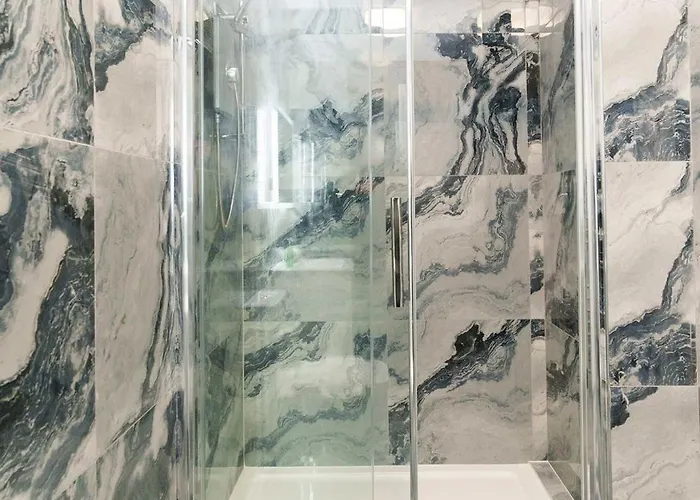 Spencer House * Leeds (West Yorkshire)